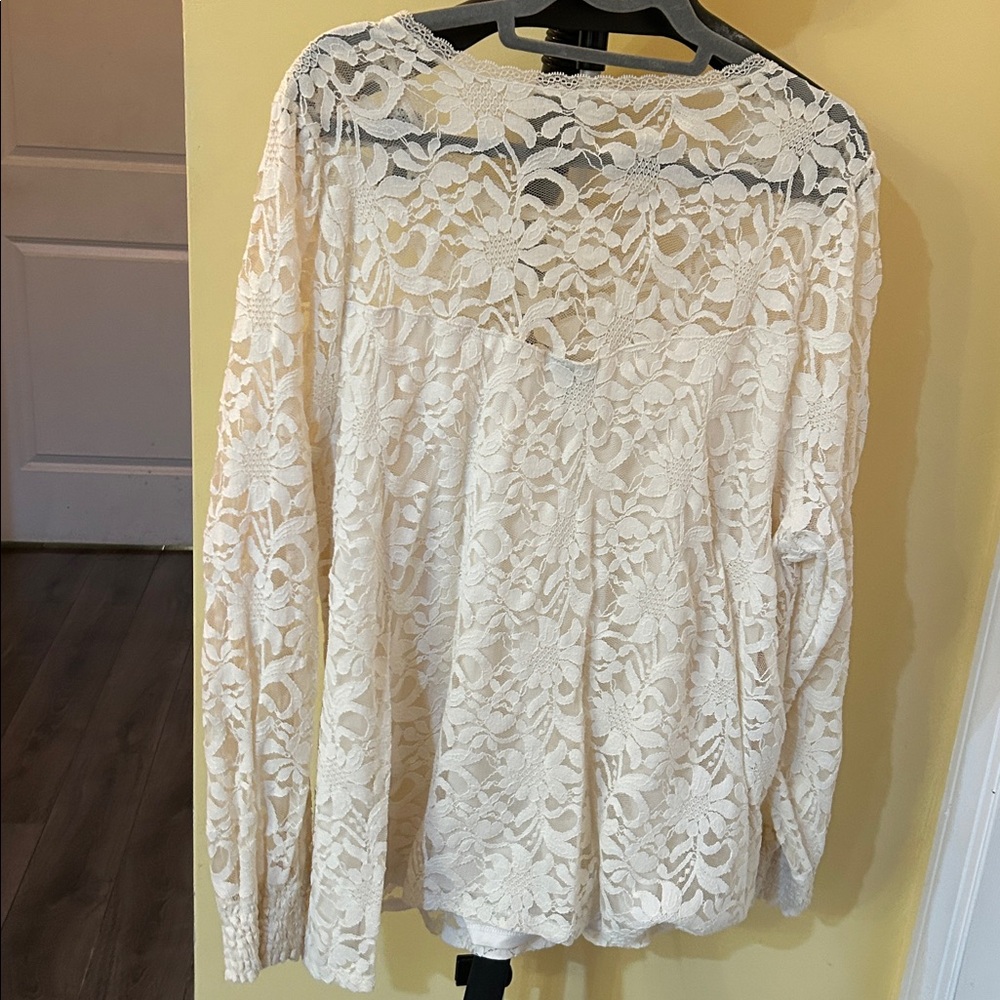 Torrid Sz3 Lined Lace Top in Cream - Picture 5 of 5
